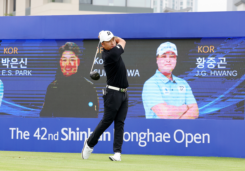 [제42회 신한동해오픈] 3R. 단독 선두 스나가와 고스케, T2 장유빈 인터뷰