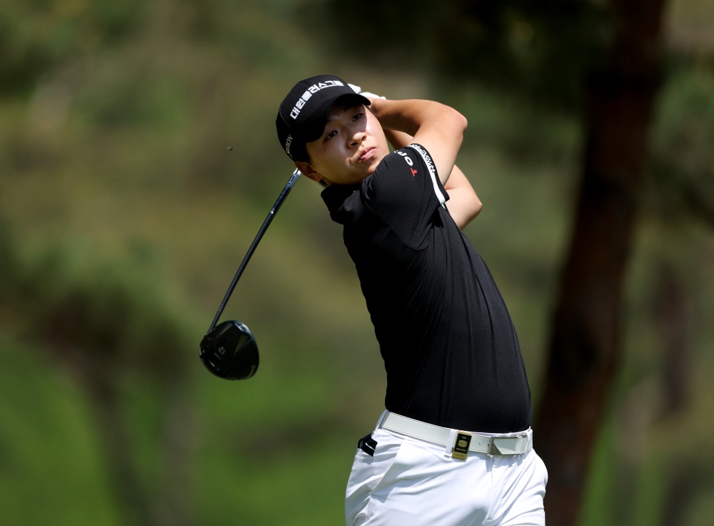 최찬, KPGA 투어 첫 우승과 함께 제네시스 포인트 1위 등극